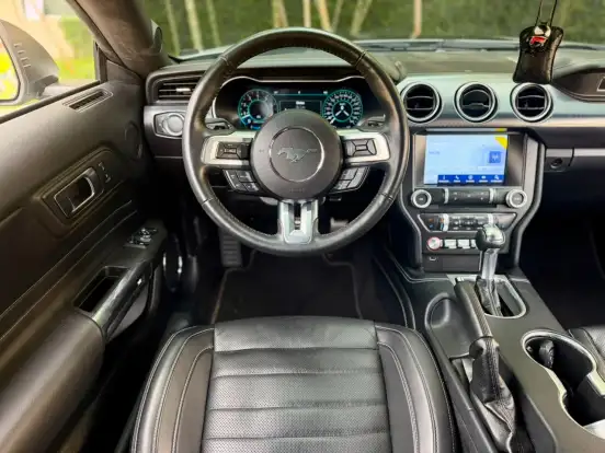 FORD-MUSTANG-2021