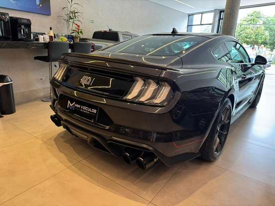 FORD-MUSTANG-2022