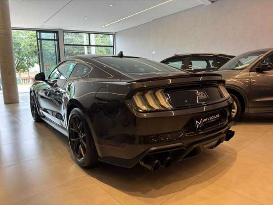 FORD-MUSTANG-2022