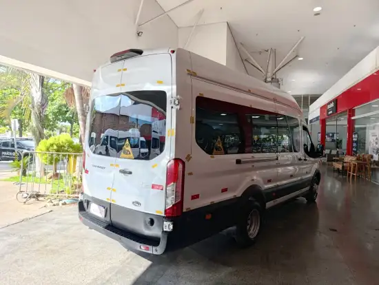FORD-TRANSIT-2023
