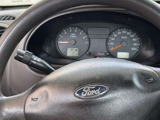 FORD-COURIER-1.6 MPI L 8V FLEX 2P MANUAL FORD-COURIER-2012