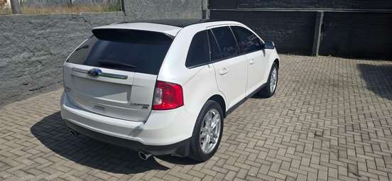 FORD-EDGE-2012