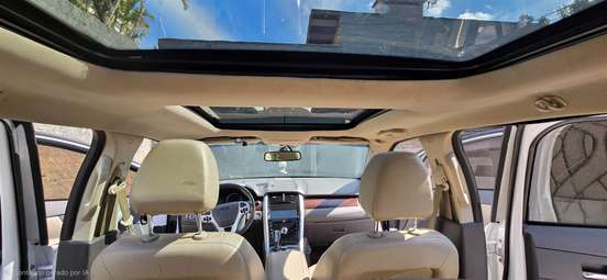 FORD-EDGE-2012