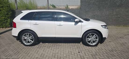 FORD-EDGE-2012