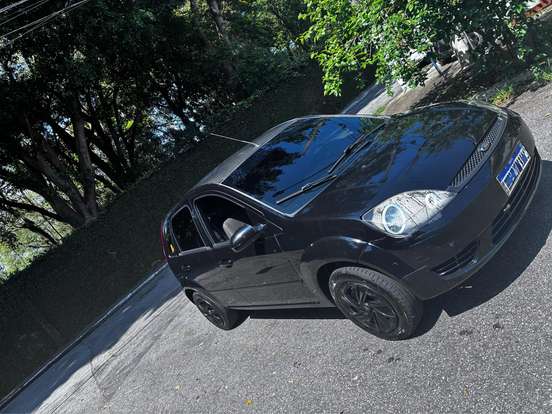 FORD-FIESTA-1.0 MPI PERSONNALITÉ 8V GASOLINA 4P MANUAL FORD-FIESTA-2004