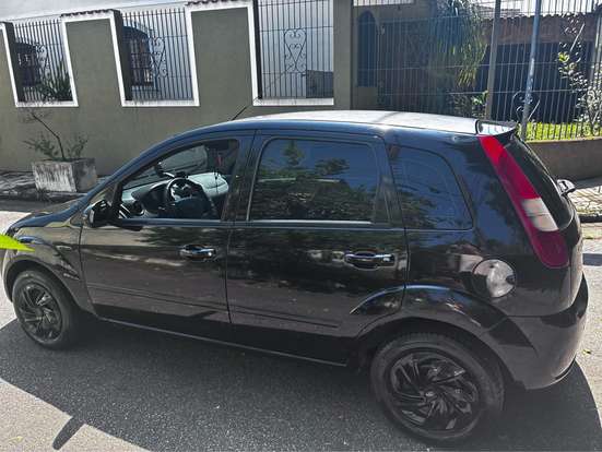 FORD-FIESTA-2004