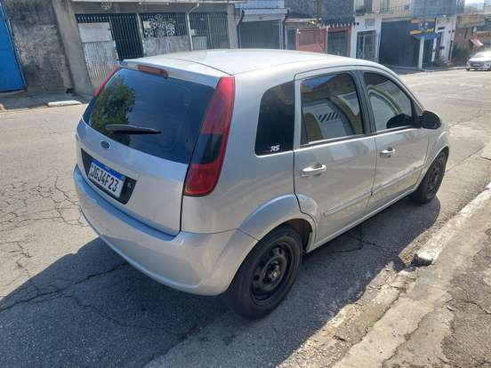 FORD-FIESTA-2006