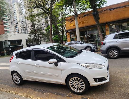 FORD FIESTA 1.6 TITANIUM HATCH 16V FLEX 4P POWERSHIFT