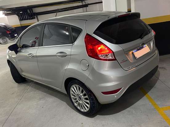 FORD-FIESTA-1.6 TITANIUM HATCH 16V FLEX 4P POWERSHIFT FORD-FIESTA-2014