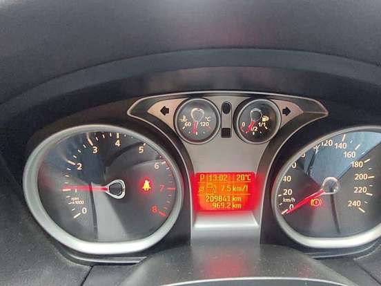 FORD-FOCUS-2.0 GLX 16V GASOLINA 4P AUTOMÁTICO FORD-FOCUS-2009