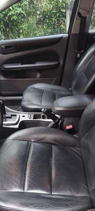 FORD-FOCUS-2009