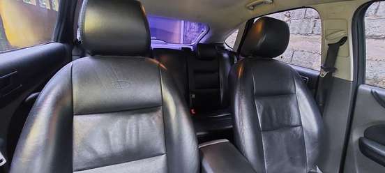 FORD-FOCUS-2009