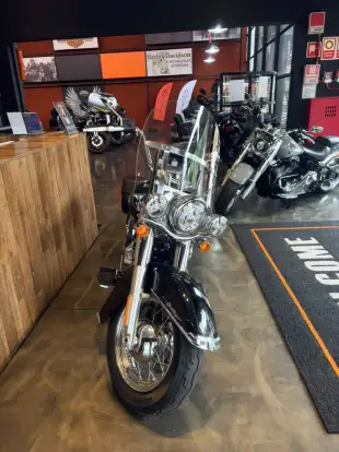 HARLEY-DAVIDSON-SOFTAIL HERITAGE CLASSIC 114-2024