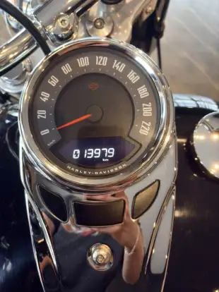 HARLEY-DAVIDSON-SOFTAIL HERITAGE CLASSIC 114-2024