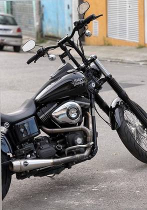 HARLEY-DAVIDSON DYNA STREET BOB 