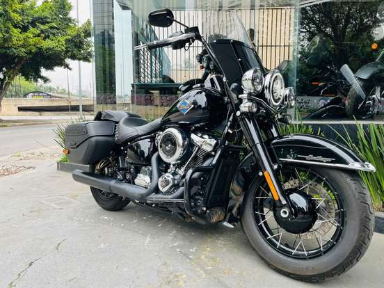 HARLEY-DAVIDSON-SOFTAIL HERITAGE CLASSIC-2025