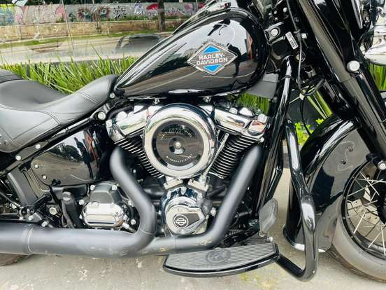 HARLEY-DAVIDSON-SOFTAIL HERITAGE CLASSIC-2025