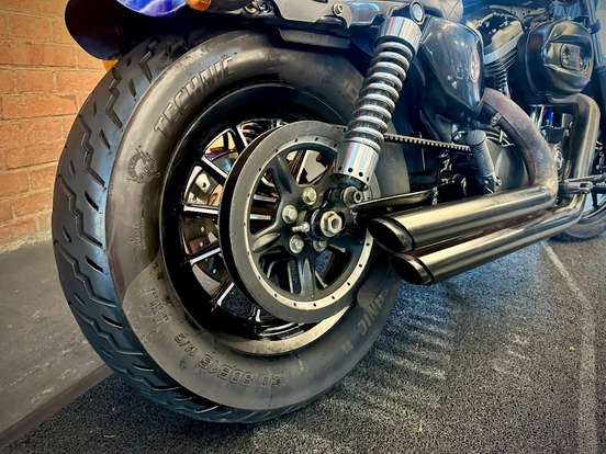 HARLEY-DAVIDSON-SPORTSTER IRON 883-2012