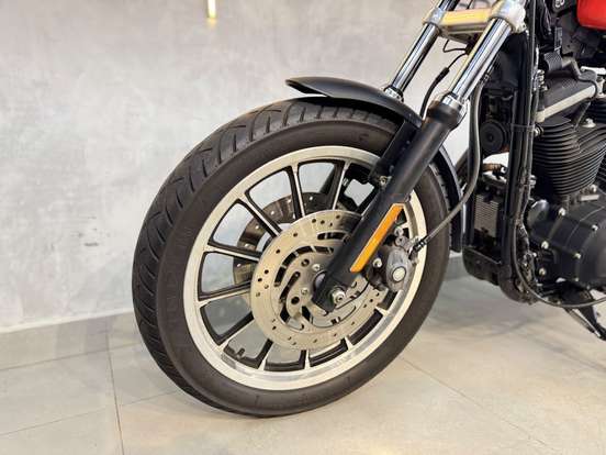 HARLEY-DAVIDSON-SPORTSTER XL 883 R-2010