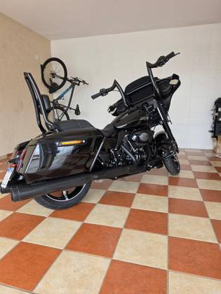 HARLEY-DAVIDSON STREET GLIDE 