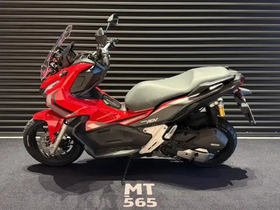 HONDA-ADV-2023