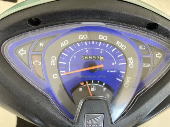HONDA-BIZ 125 ES-2011