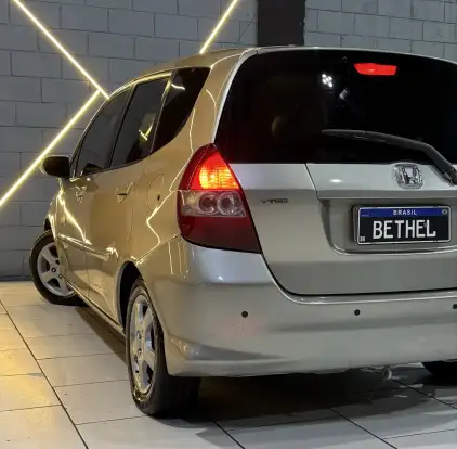HONDA-FIT-2006
