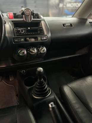 HONDA-FIT-2004