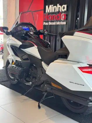 HONDA GL 1800 GOLD WING TOUR 