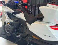 HONDA GL 1800 GOLD WING TOUR HONDA GL 1800 GOLD WING TOUR