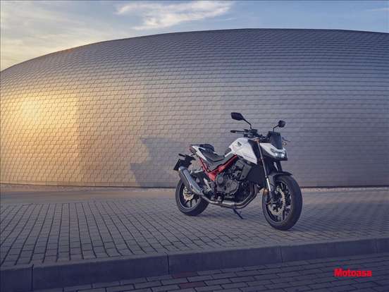 HONDA-CB 750 HORNET-2026
