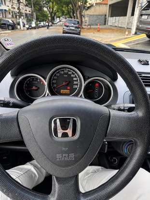 HONDA-FIT-1.4 LXL 8V GASOLINA 4P AUTOMÁTICO HONDA-FIT-2005