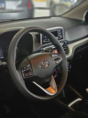 HYUNDAI-HB20-2023
