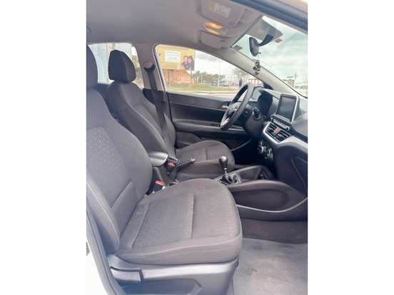 HYUNDAI-HB20-2023