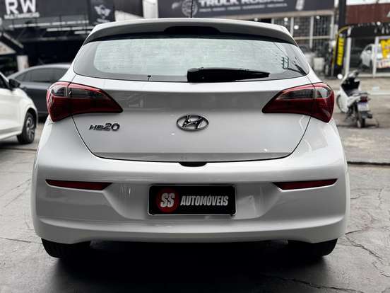HYUNDAI-HB20-2017