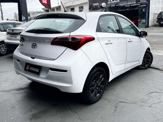 HYUNDAI-HB20-1.0 COMFORT 12V FLEX 4P MANUAL HYUNDAI-HB20-2017