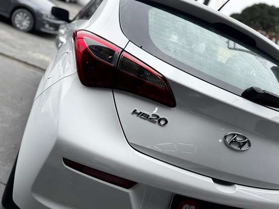 HYUNDAI-HB20-2017