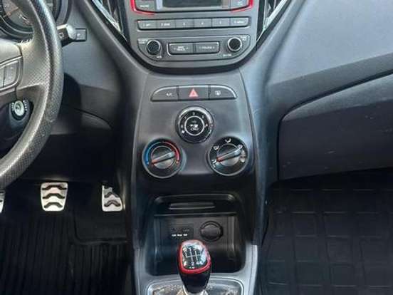 HYUNDAI-HB20-1.6 R SPEC 16V FLEX 4P MANUAL HYUNDAI-HB20-2016
