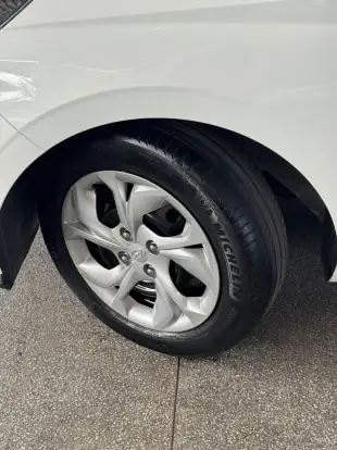 HYUNDAI-HB20S-2024