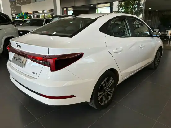 HYUNDAI-HB20S-1.0 TGDI FLEX COMFORT PLUS AUTOMÁTICO HYUNDAI-HB20S-2023
