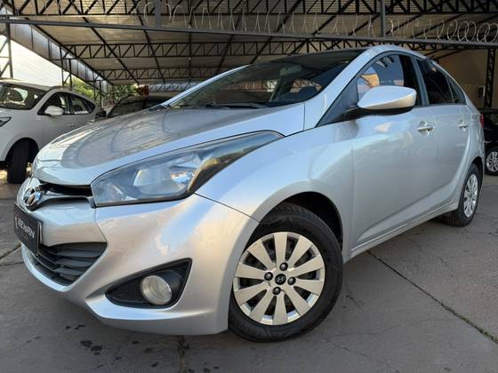 HYUNDAI HB20S 1.6 COMFORT PLUS 16V FLEX 4P AUTOMÁTICO