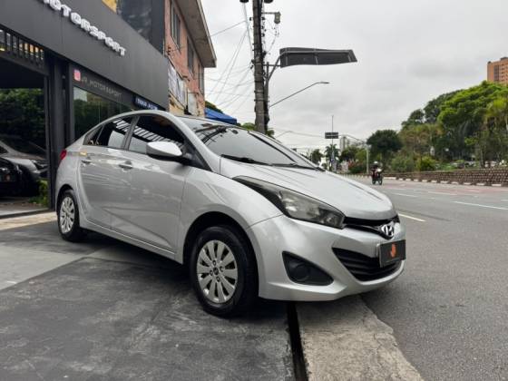 HYUNDAI HB20S 1.6 COMFORT PLUS 16V FLEX 4P MANUAL