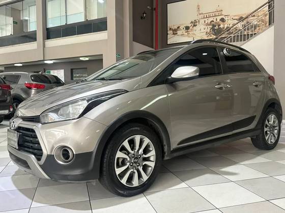 HYUNDAI HB20X 1.6 16V STYLE FLEX 4P AUTOMÁTICO