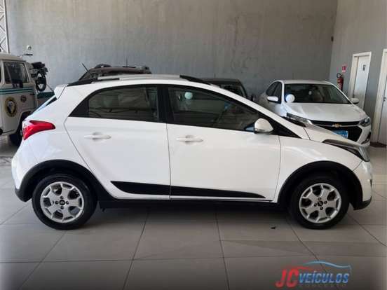 HYUNDAI-HB20X-1.6 16V STYLE FLEX 4P AUTOMÁTICO HYUNDAI-HB20X-2015