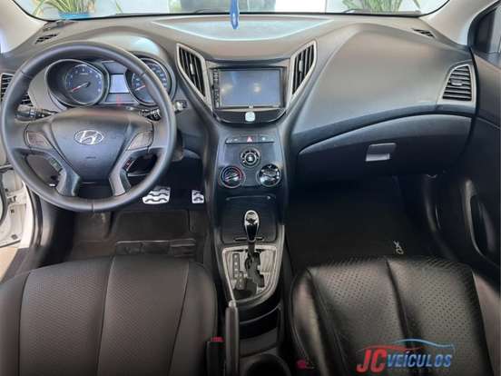 HYUNDAI-HB20X-2015