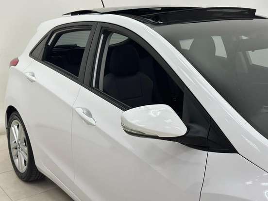 HYUNDAI-I30-1.8 MPI 16V GASOLINA 4P AUTOMATICO HYUNDAI-I30-2016