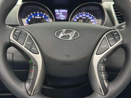 HYUNDAI-I30-1.8 MPI 16V GASOLINA 4P AUTOMATICO HYUNDAI-I30-2016