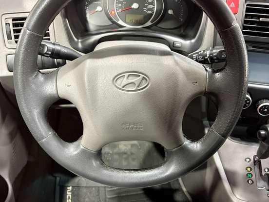 HYUNDAI-TUCSON-2.0 MPFI GL 16V 142CV 2WD GASOLINA 4P AUTOMÁTICO HYUNDAI-TUCSON-2009
