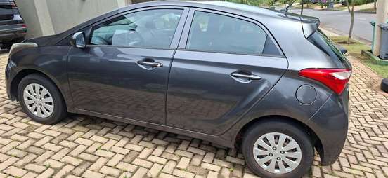 HYUNDAI-HB20-2012