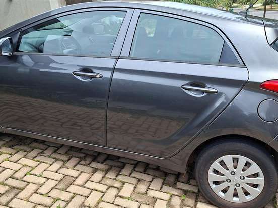 HYUNDAI-HB20-1.6 COMFORT 16V FLEX 4P MANUAL HYUNDAI-HB20-2012